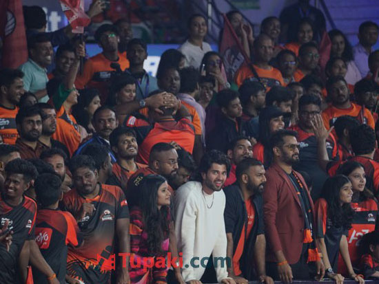 Vijay Deverakonda At Volleyball Match